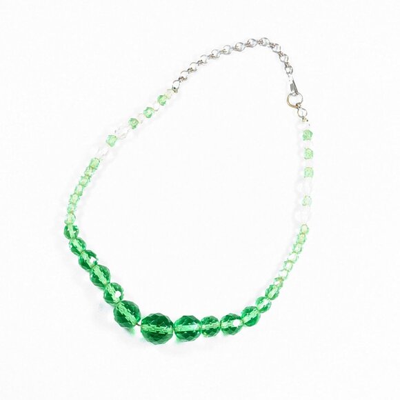 Vintage faceted green glass bead necklace choker - Picture 3 of 7